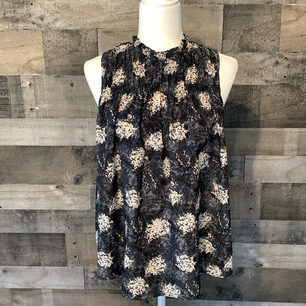 Joie Sleeveless Floral hydrangea top - Picture 16 of 16